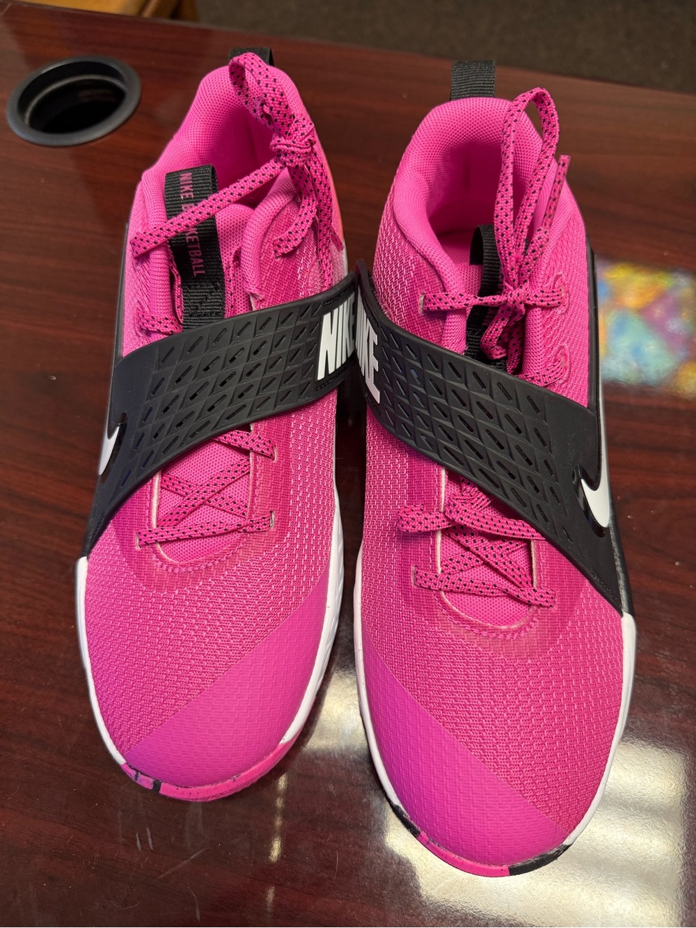 NWOT Nike Team Hustle D 12 Laser Fuchsia Basketball Shoes Big Kids 7Y